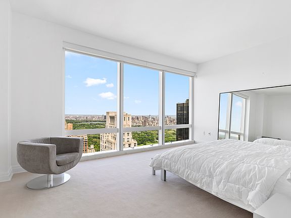 4th image of 80 Columbus Cir #68B