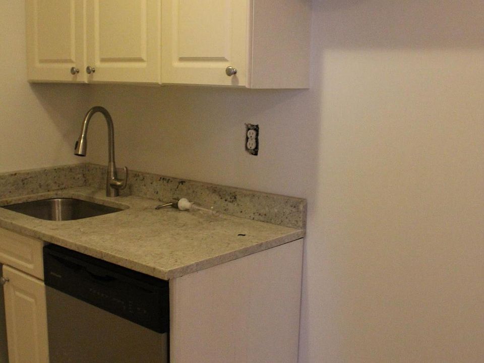 2nd image of 1348 15th St #8H