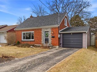 41 Ridgewood Ave, Kitchener, ON N2H 4L1