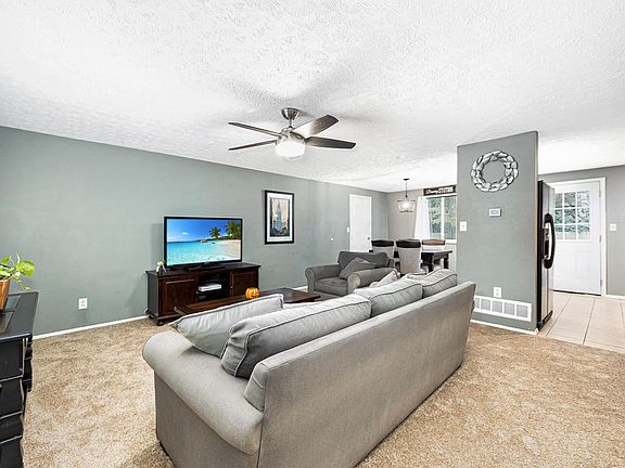 5th image of 1247 Belle Meade Pl