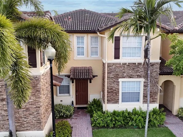 9323 SW 227th St #25, Cutler Bay, FL 33190
