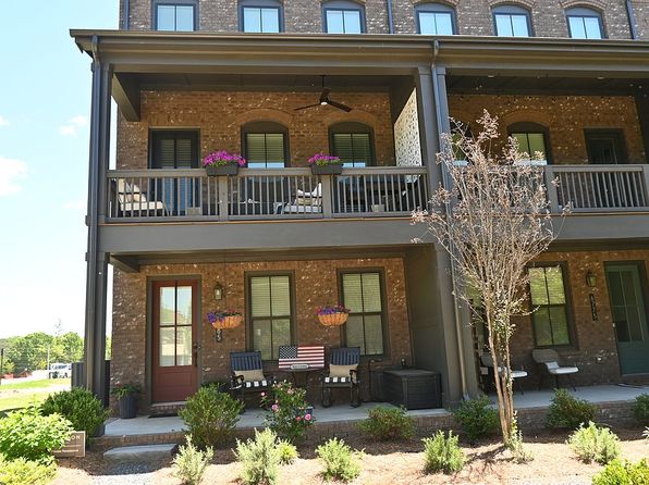 6785 Pippin Walk