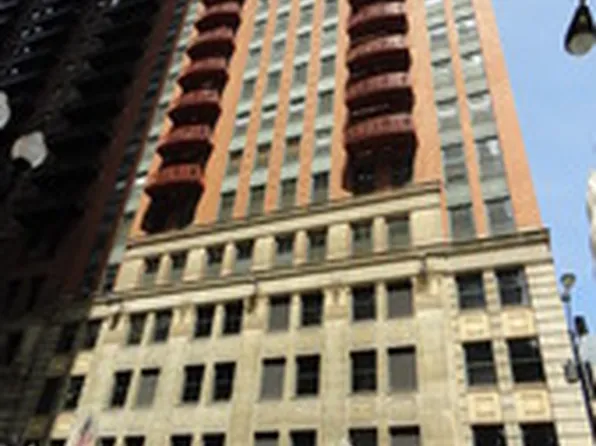 208 W Washington St APT 504, Chicago, IL 60606