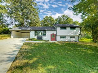 1901 Shoshone Ct, Charlotte, NC 28214