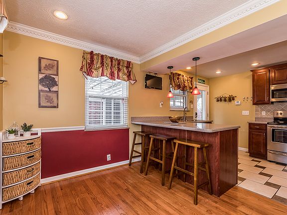 5th image of 11640 Greenlawn Ave