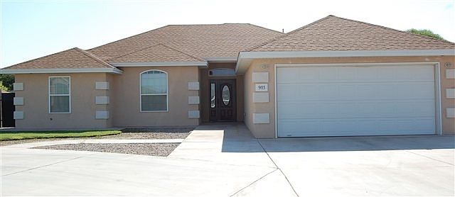 1st image of 903 Saunders Dr