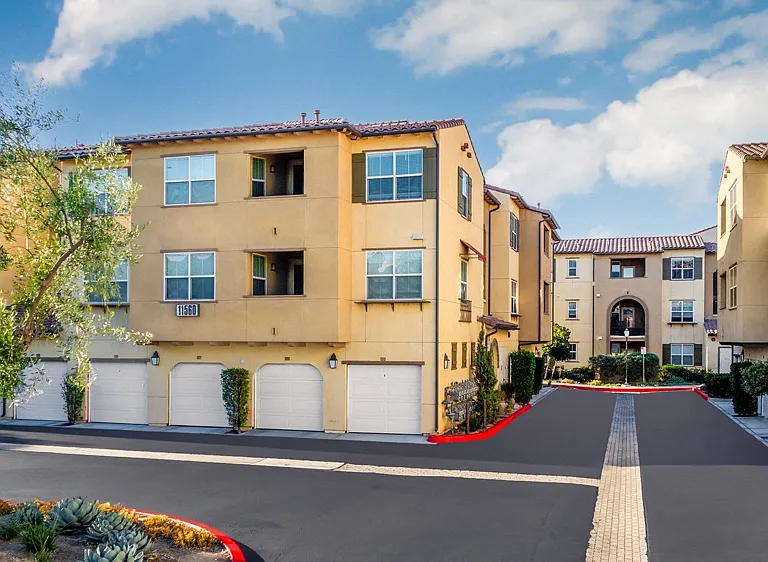 Paseos At Magnolia Luxury Apartments Homes — Photo 105
