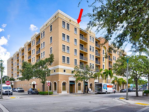 4th image of 511 Lucerne Avenue #615