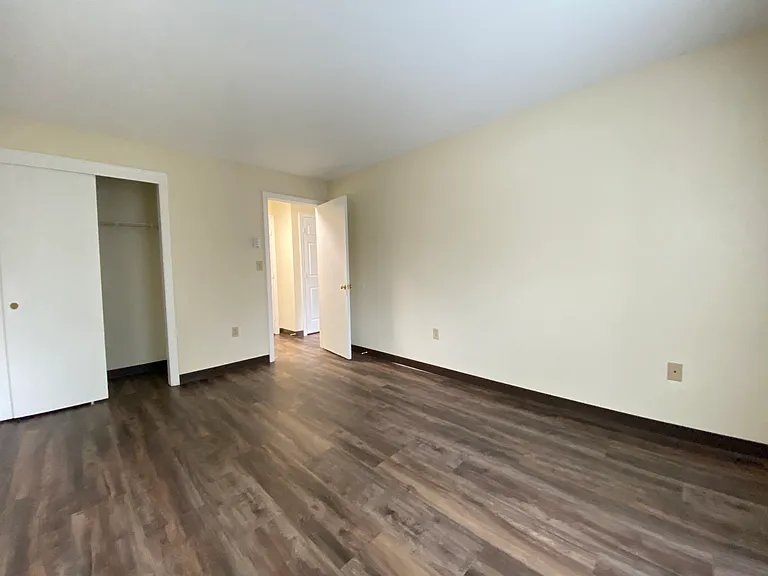 Sunset Ridge Apartments — Photo 55
