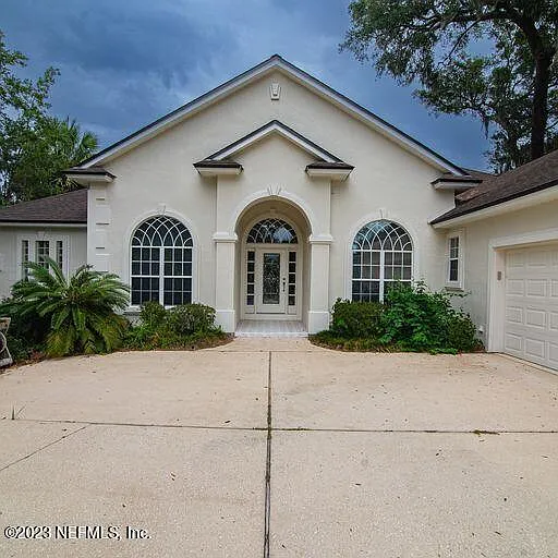 5 bed, 3.5 bath, 3690 sqft, $5,400 — Photo 4