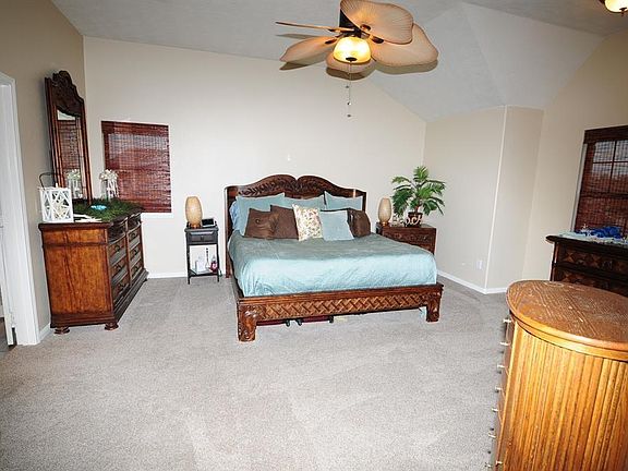 5th image of 807 Tropicana Blvd