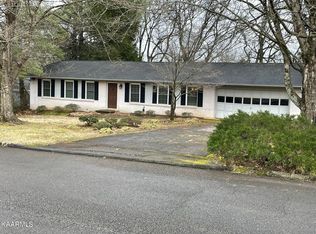 1638 Colonade Rd, Knoxville, TN 37922