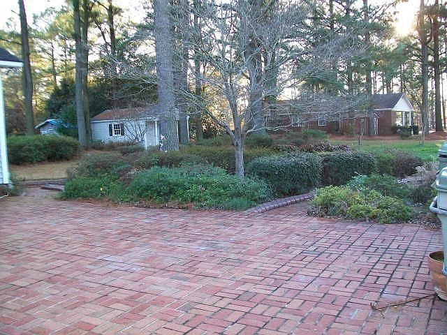 2nd image of 1000 Tarheel Rd S
