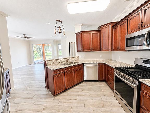 4th image of 834 Springwood Cir