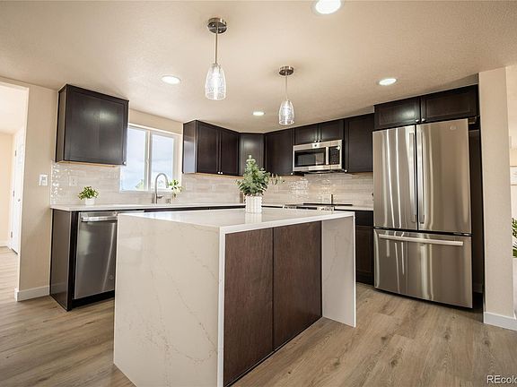 4th image of 15200 Casler Avenue