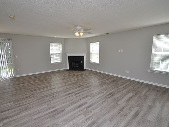 2nd image of 5909 Rivercliff Ct