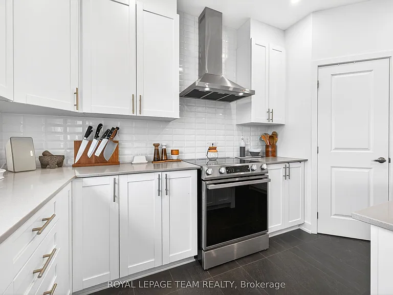 160 Highgarden Ter — Photo 16