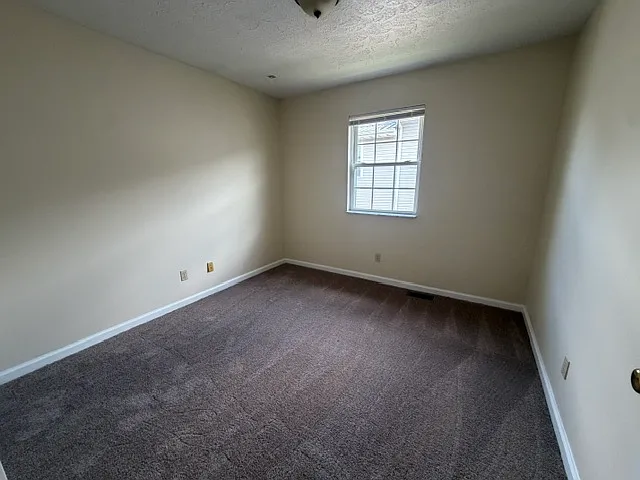 Sleepy Hollow Townhomes — Photo 32