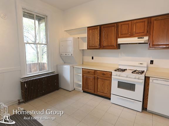 5th image of 818 W Altgeld St #Two