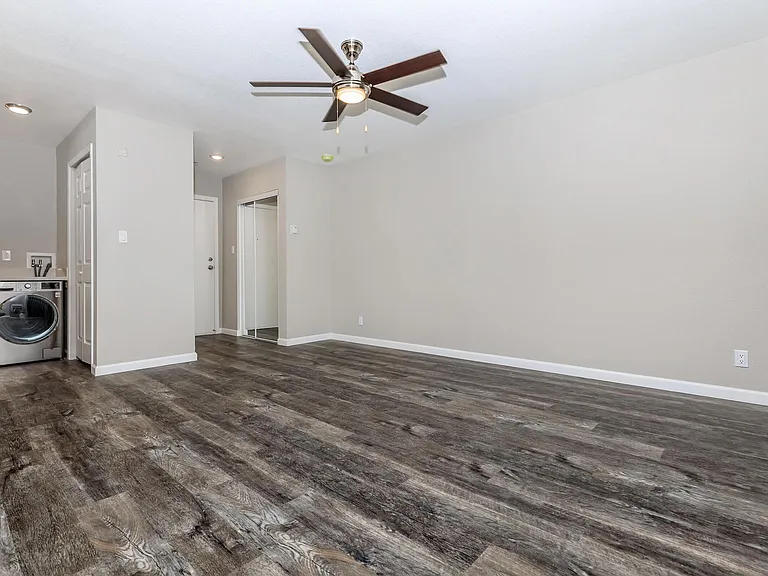 4401 Central Ave — Photo 24
