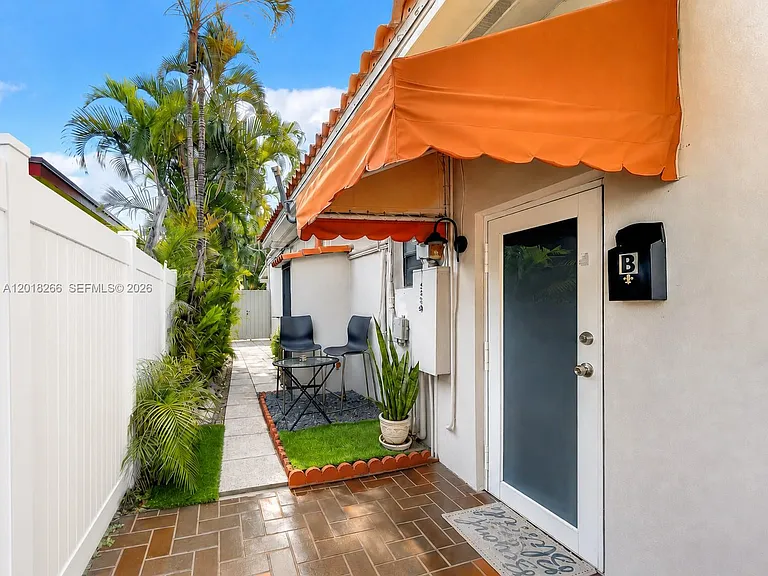 7537 Buccaneer Ave #B — Photo 2