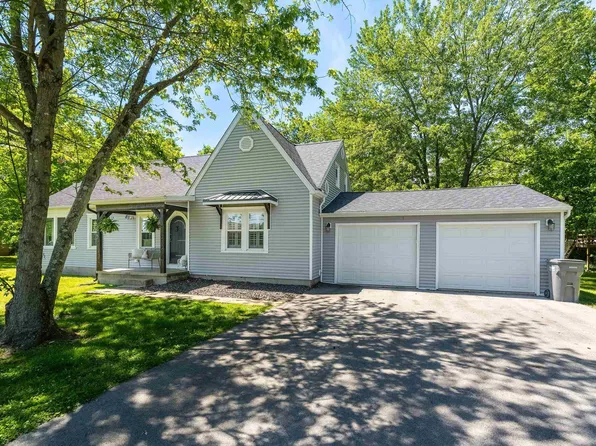 1627 S Division St, Carterville, IL 62918