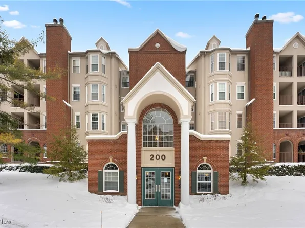 200 Fox Hollow Dr APT 209, Cleveland, OH 44124