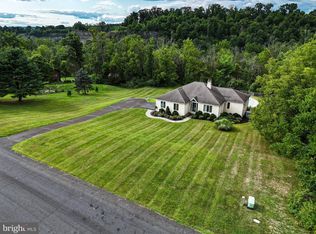 2720 Unami Cir, Harleysville, PA 19438