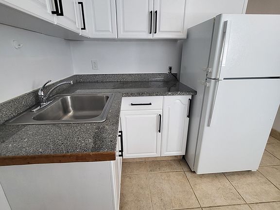3rd image of 1324 Addison St APT 1