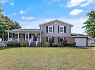 6095 NE Jonathan Ct, Fayetteville, NC 28314