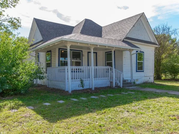 901 W 12th St, Bonham, TX 75418