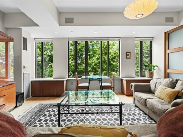 1313 Washington St APT 305, Boston, MA 02118