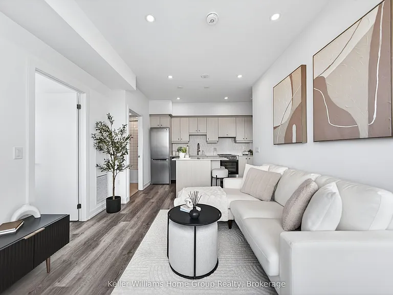 15 Wellington St S #2402 — Photo 9