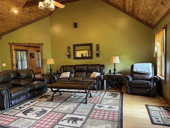 3rd image of 375 Autumn Ridge Ln