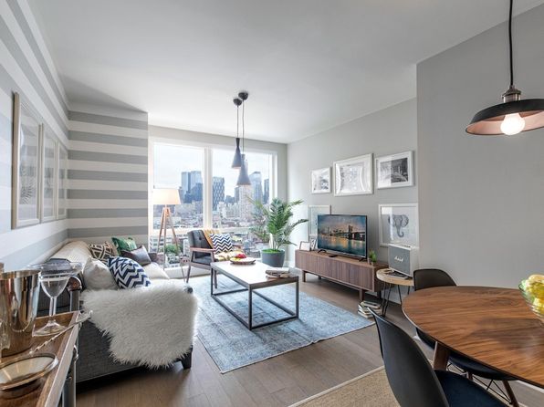 450 W 42nd St APT 21N