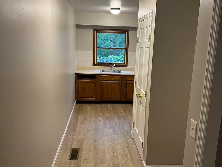 7469 Fitzroy Ct — Photo 18