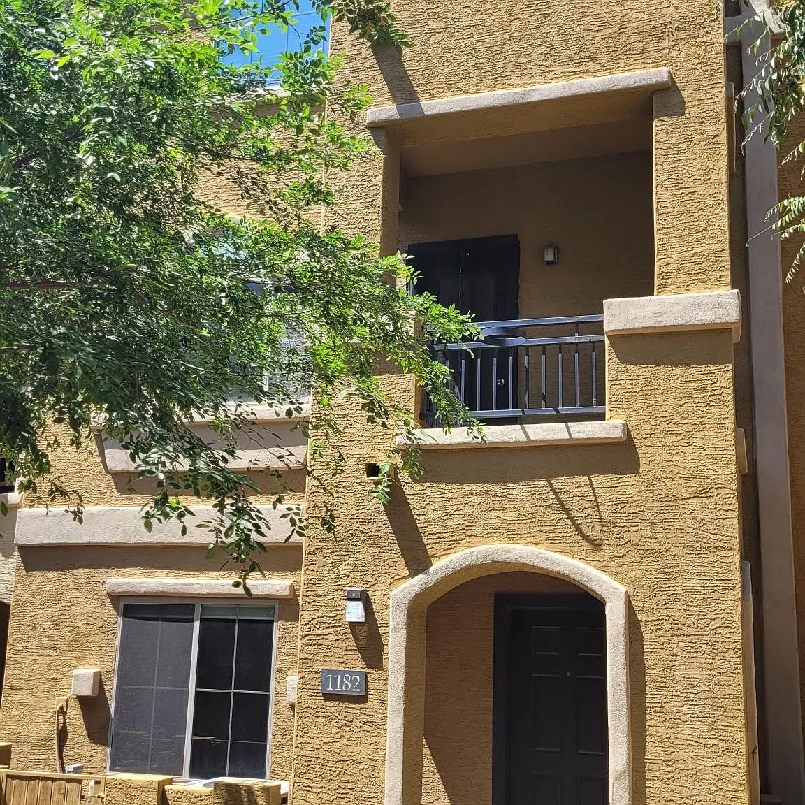 4 bed, 1701 sqft, $2,250 — Photo 1