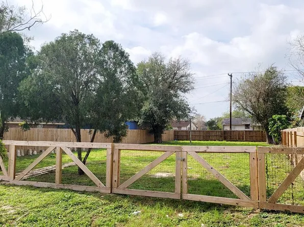 903 N A St, Harlingen, TX 78550