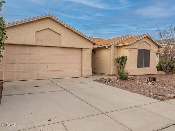 2nd image of 3043 W Country Hill Dr