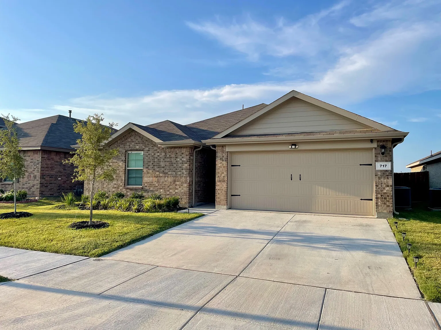 717 White Comb Ln — Photo 2