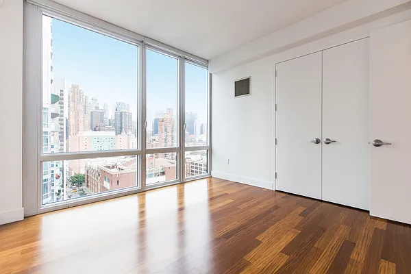 Sold by Compass | media 33