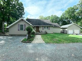 5507 Birch Rd, Canadensis, PA 18325