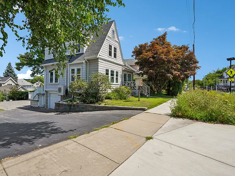 3 Woburn St — Photo 3