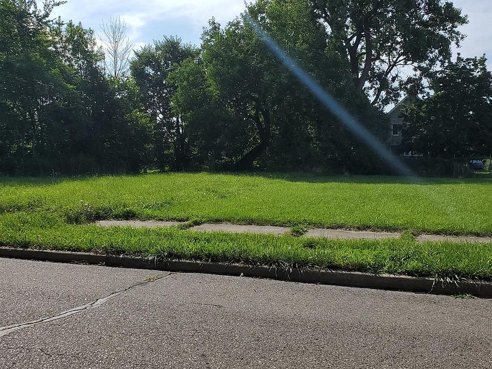 2nd image of 302 Mount Vernon Ave