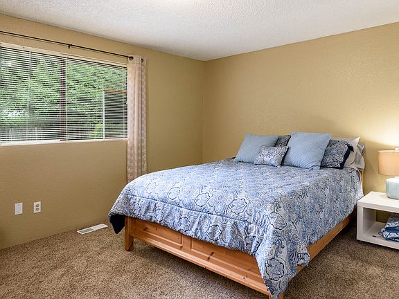 2nd image of 10014 180th St SE
