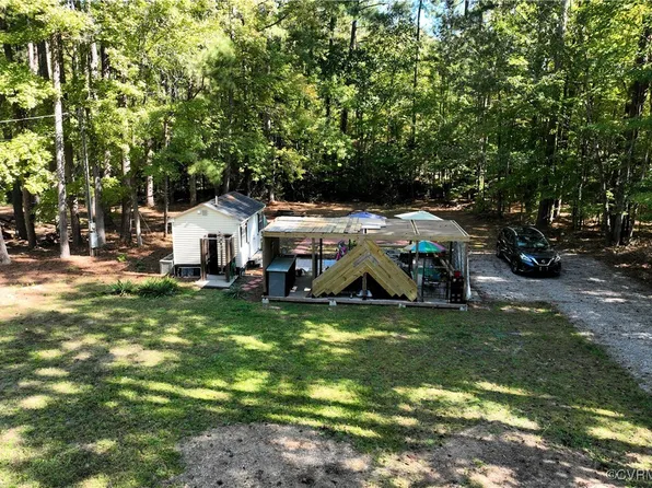 232 Hawthorne Dr #37, Bracey, VA 23919