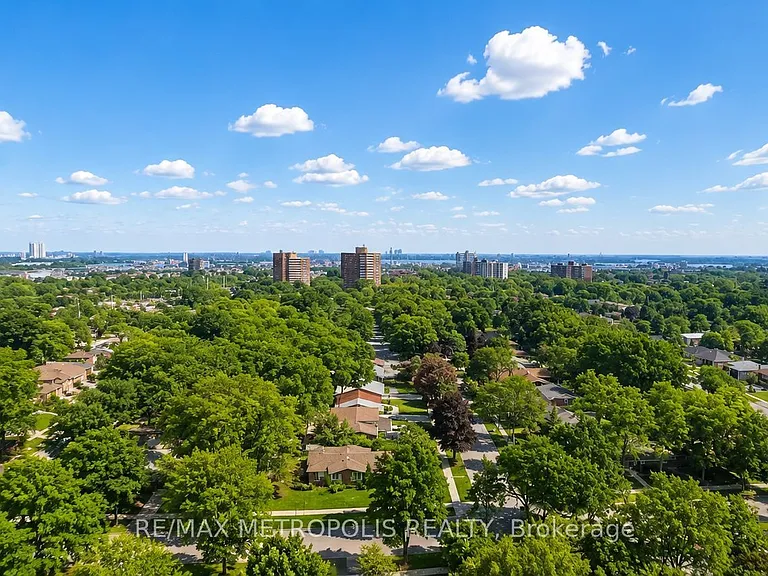 1300 Bloor St #1803 — Photo 4