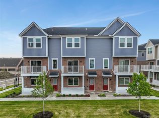 4861 Parkside Ln, Troy, MI 48085