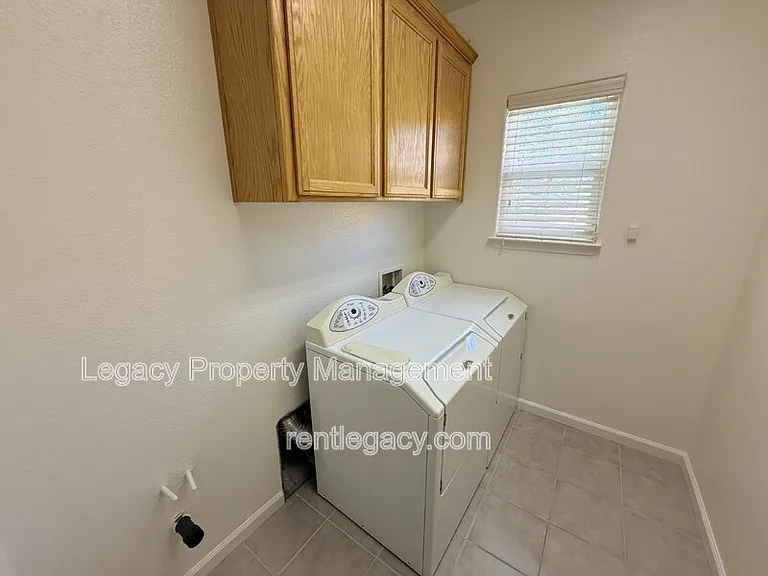 10230 Canadeo Cir — Photo 21