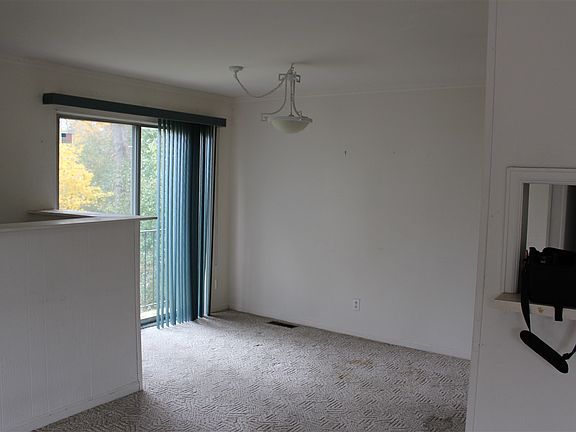 2nd image of 1426 Hobnail Ct